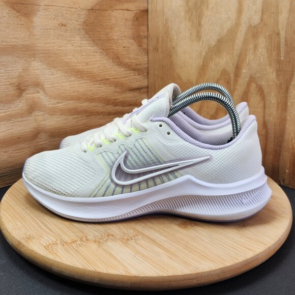 Nike Downshifter 11 Womens White Running Shoes Sneakers Size 9 - Picture 4 of 9